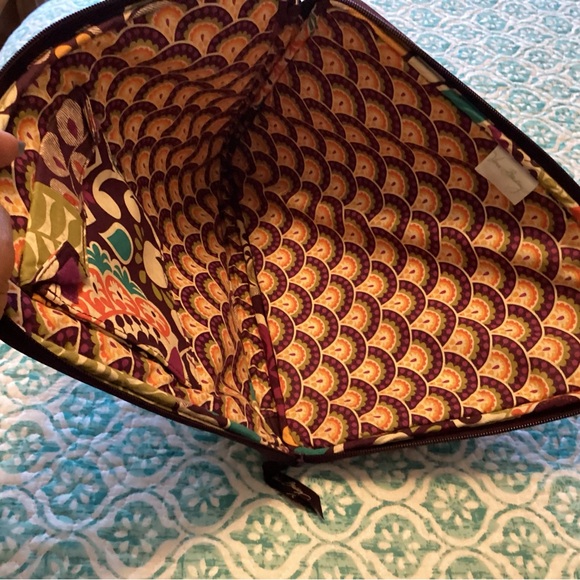 Vera Bradley tablet sleeve in plum crazy NWOT, from a smoke/pet free home. - Picture 2 of 2